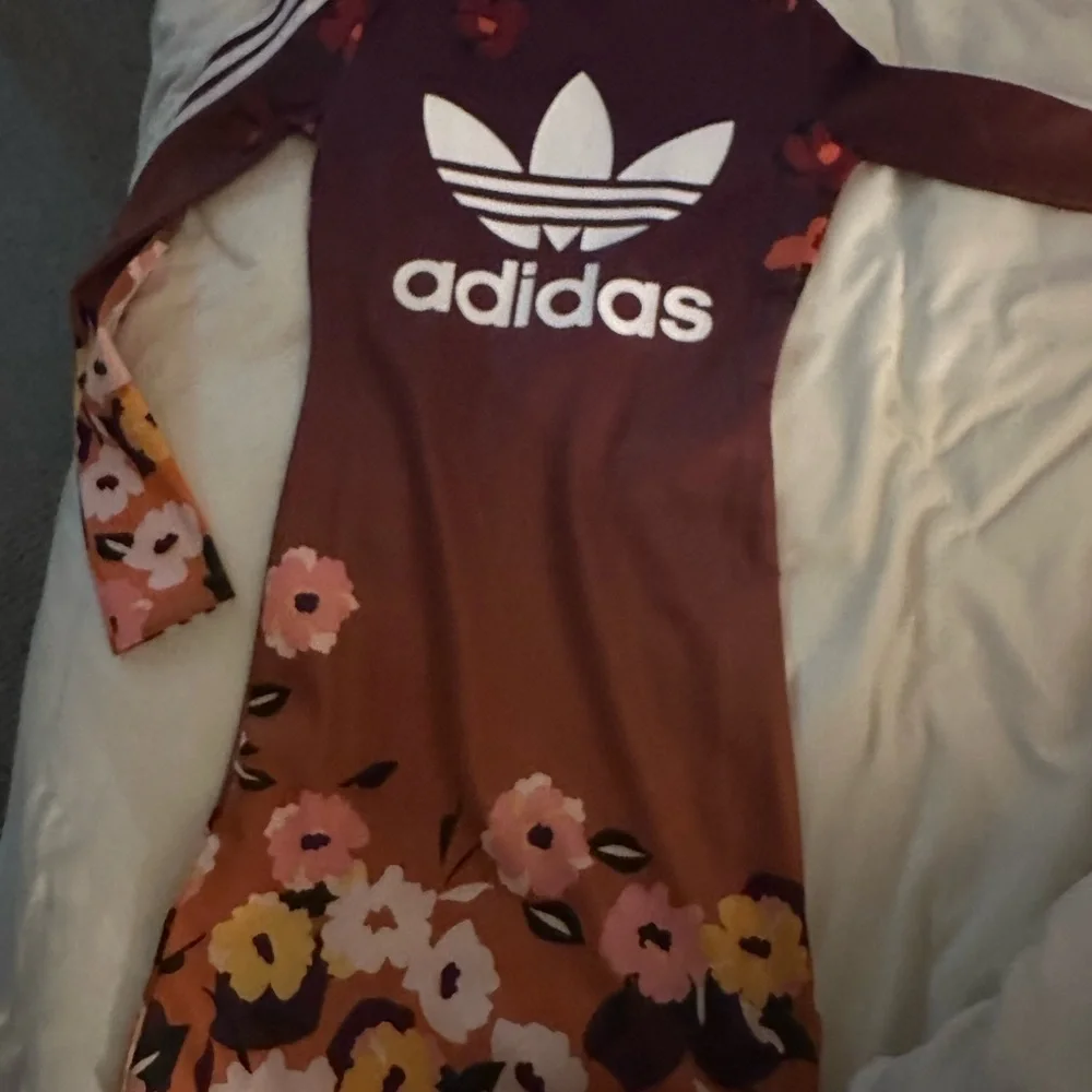 Women's adidas Originals x HER STUDIO LONDON LONG SLEEVE DRESS. Multicolor. New - Picture 6 of 6